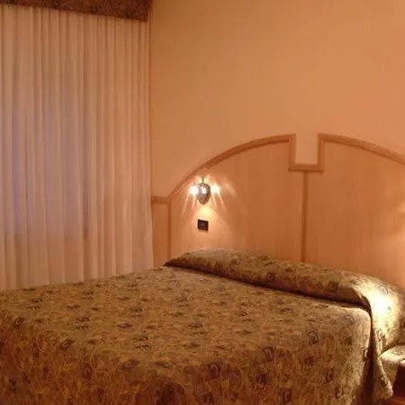 Hotel Aurora